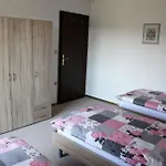 House * メドヴォデ